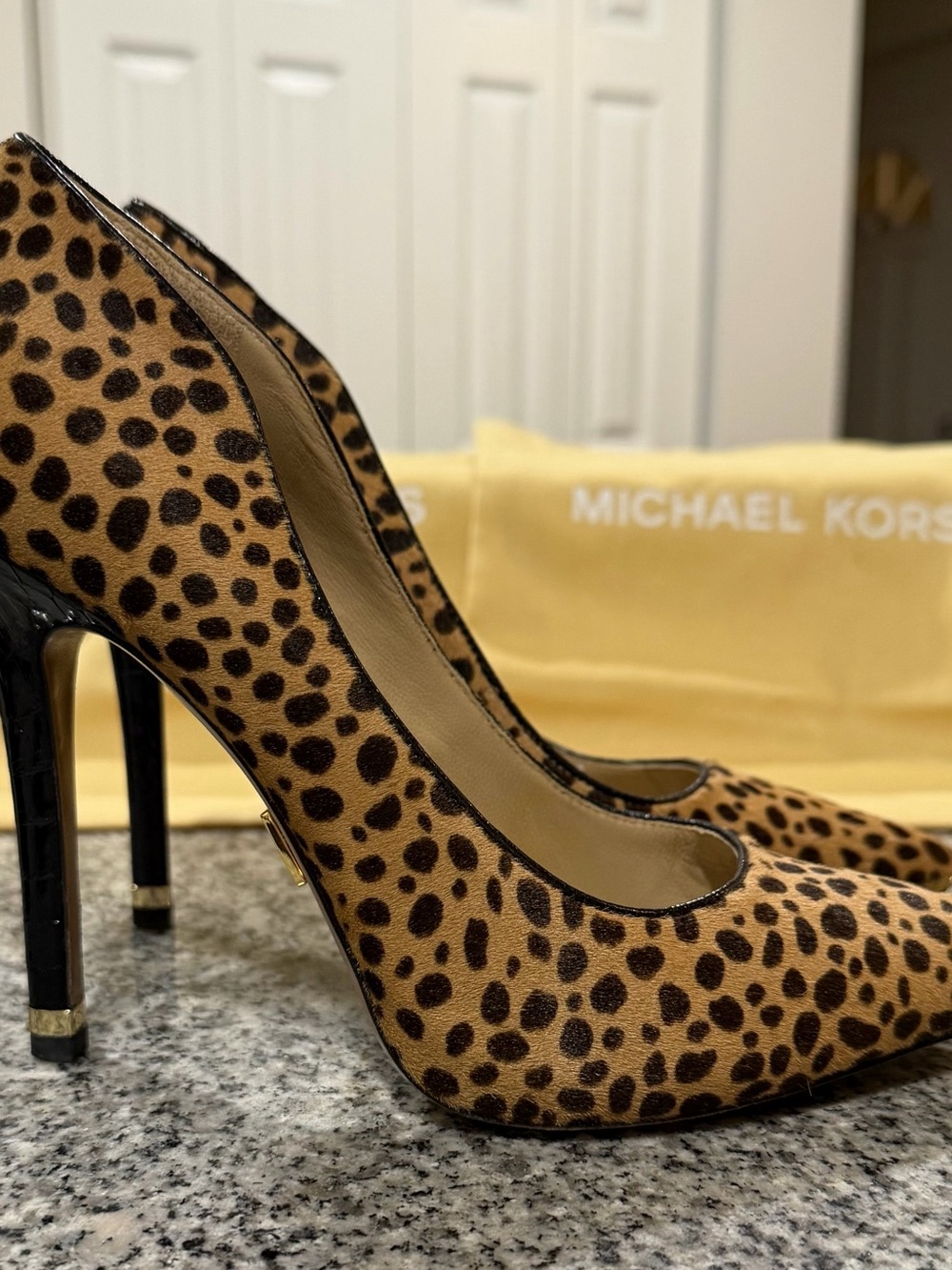 MICHAEL KORS PONYHAIR LEOPARD PRINT STILETTO PUMPS - SIZE IT 36 - Picture 3 of 12